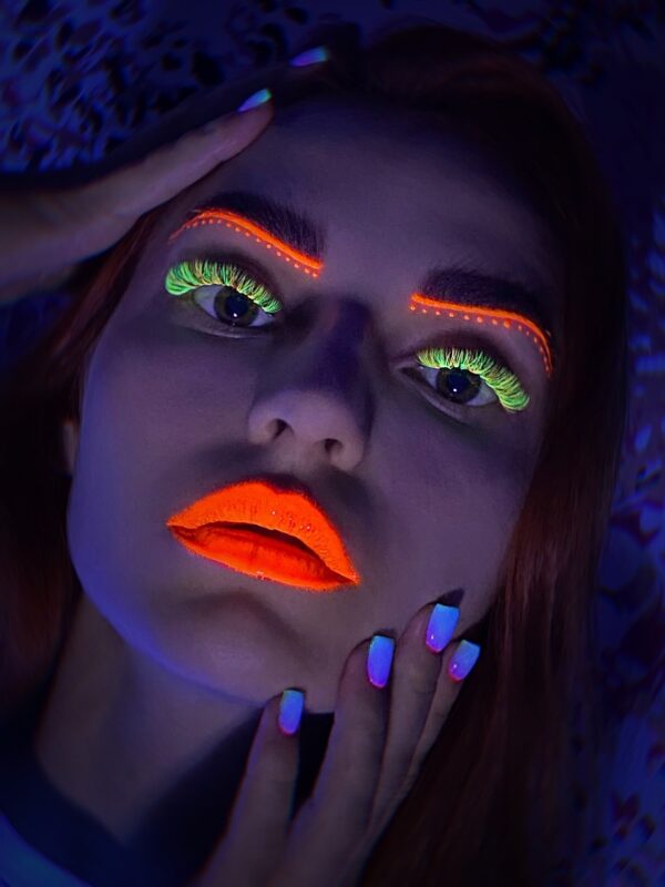Neon Color Eyelash Extensions PLATINUM 0.07 MIX 8–13 mm - Image 10